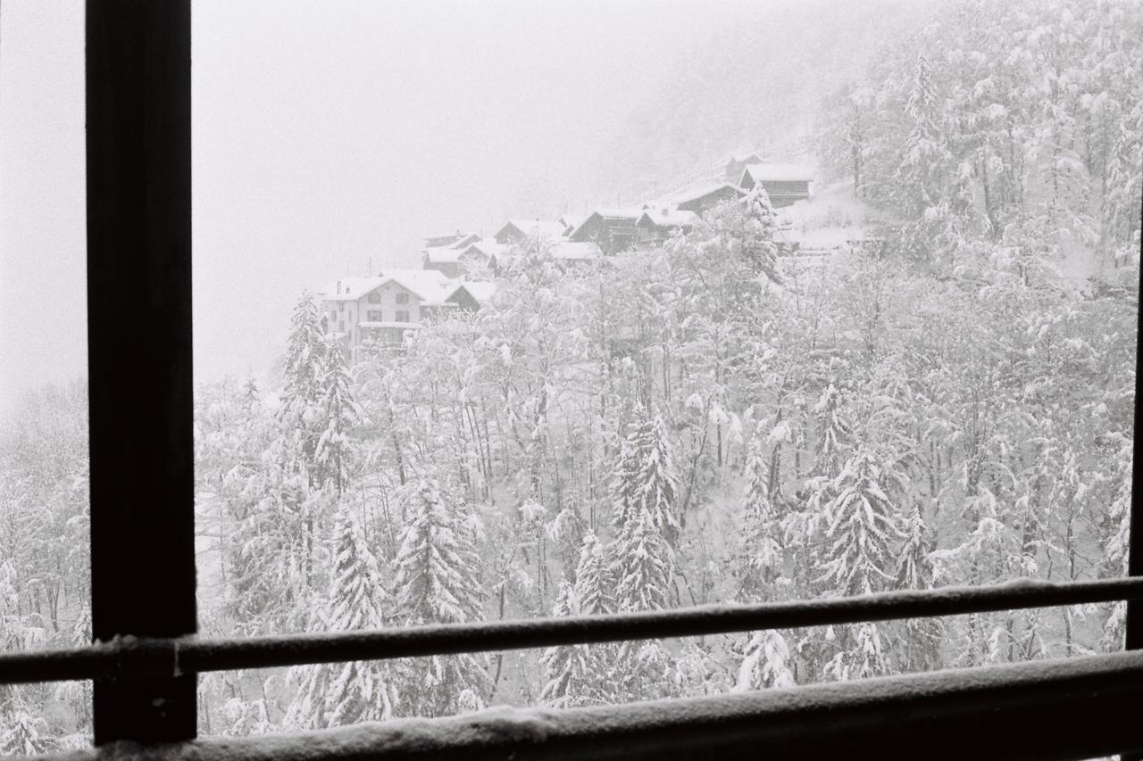 Lieu Secret Dans Les Alpes Suisses Villa Le Tretien Exterior foto