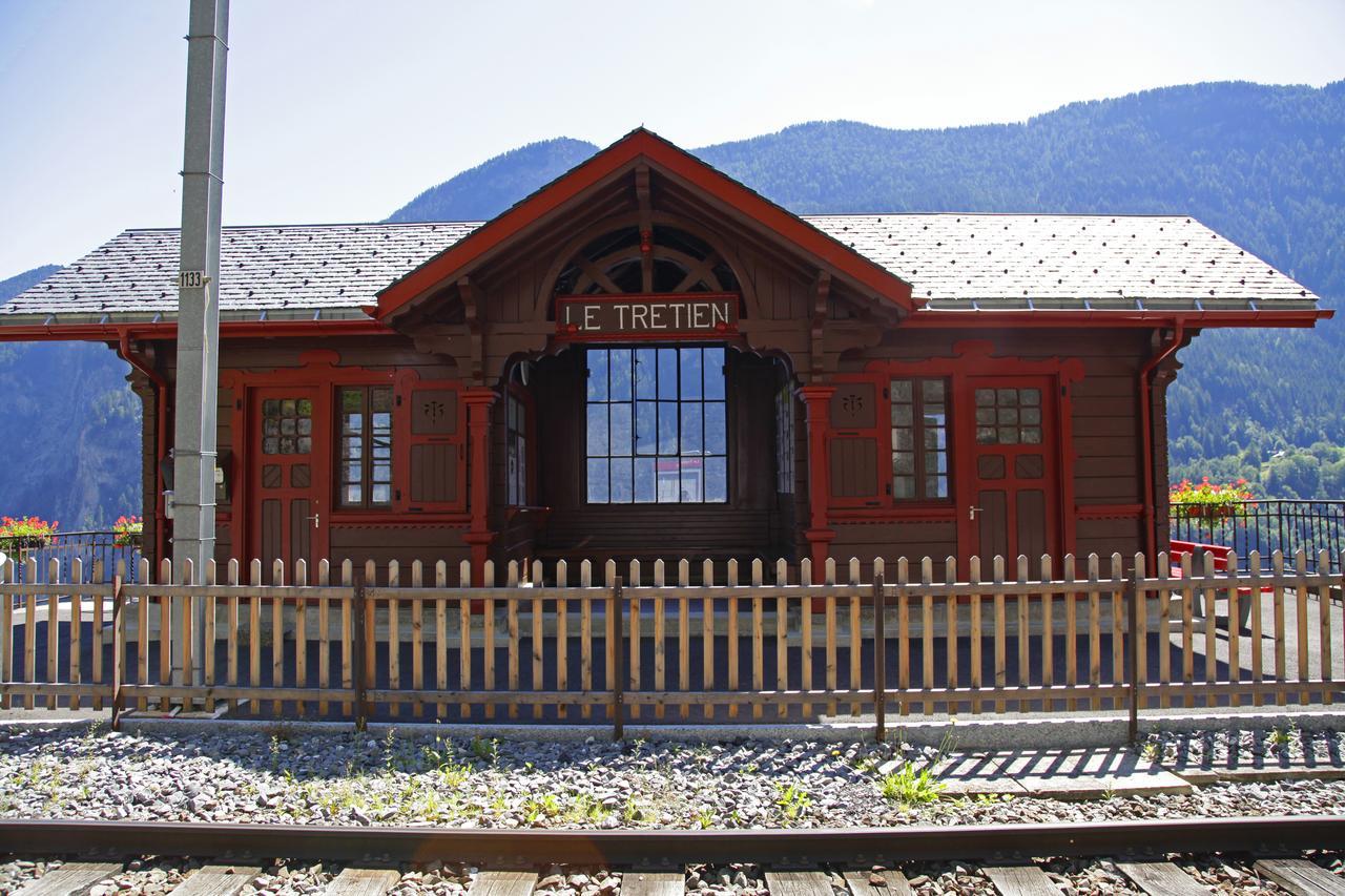 Lieu Secret Dans Les Alpes Suisses Villa Le Tretien Exterior foto