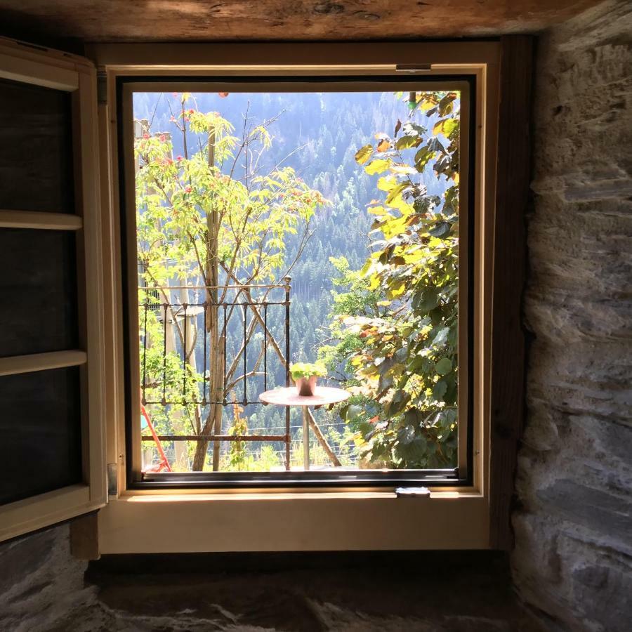 Lieu Secret Dans Les Alpes Suisses Villa Le Tretien Exterior foto